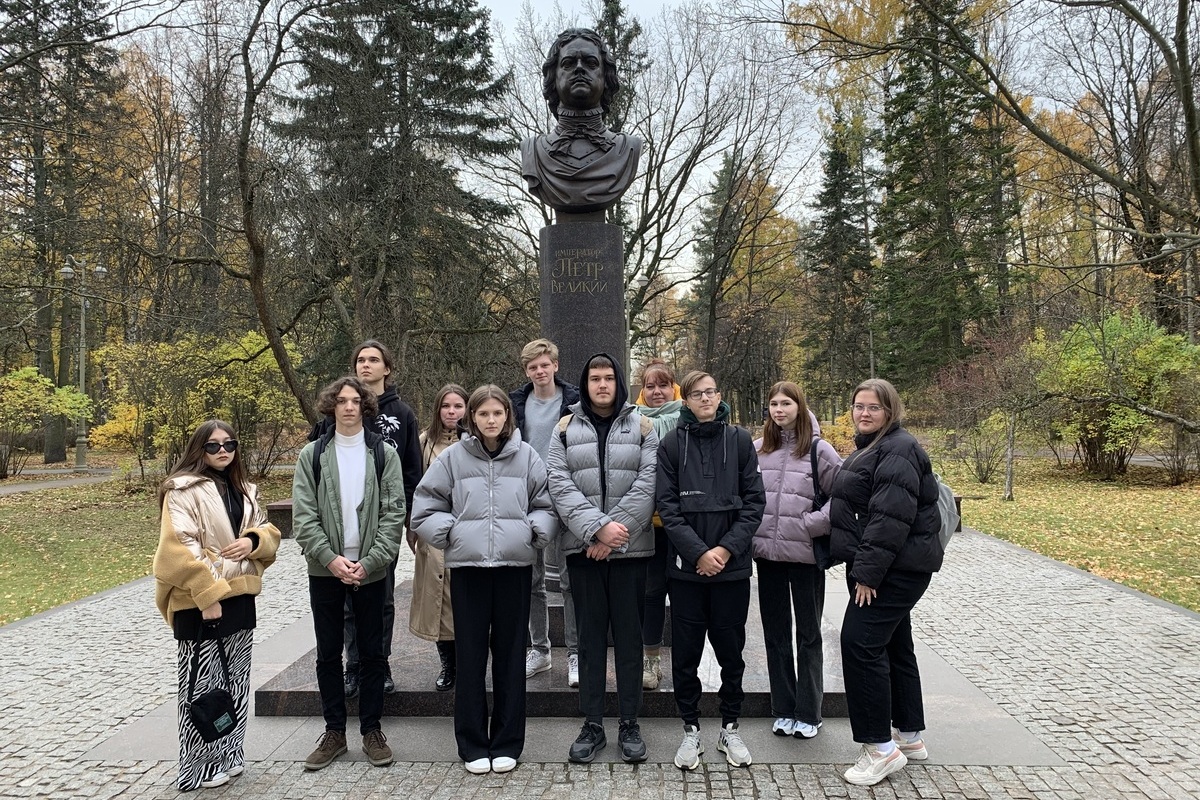 Старшеклассники Бугровского центра образования посетили Музей истории Политеха