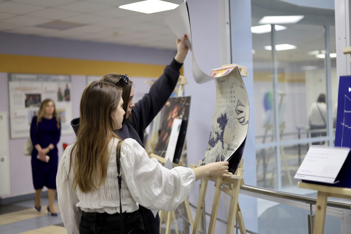 В Политехе открылась выставка работ участников Всероссийского конкурса «Корпоративный календарь-2021»