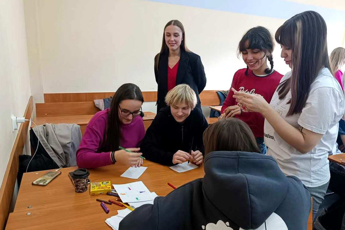 Гуманитарии Политеха развивают сотрудничество со школами Санкт-Петербурга