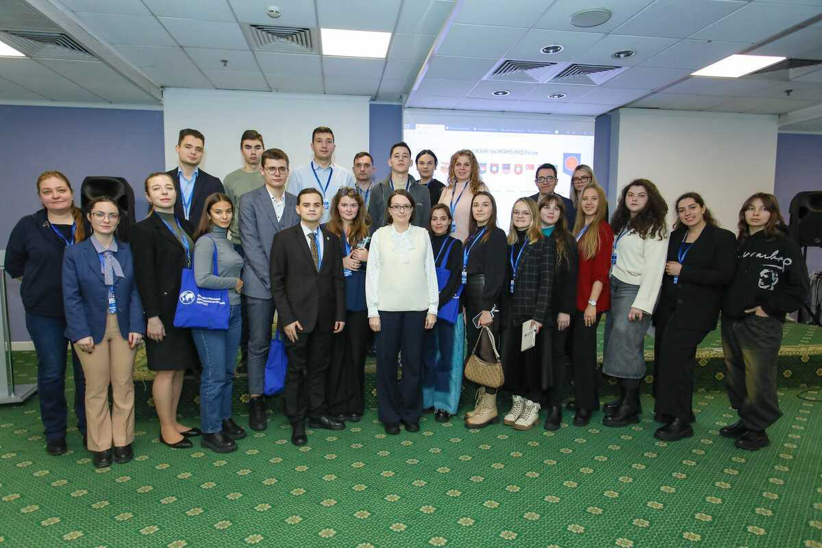 Образовательный семинар по развитию международного молодёжного сотрудничества и общественной дипломатии «Общественный дипломатический корпус»