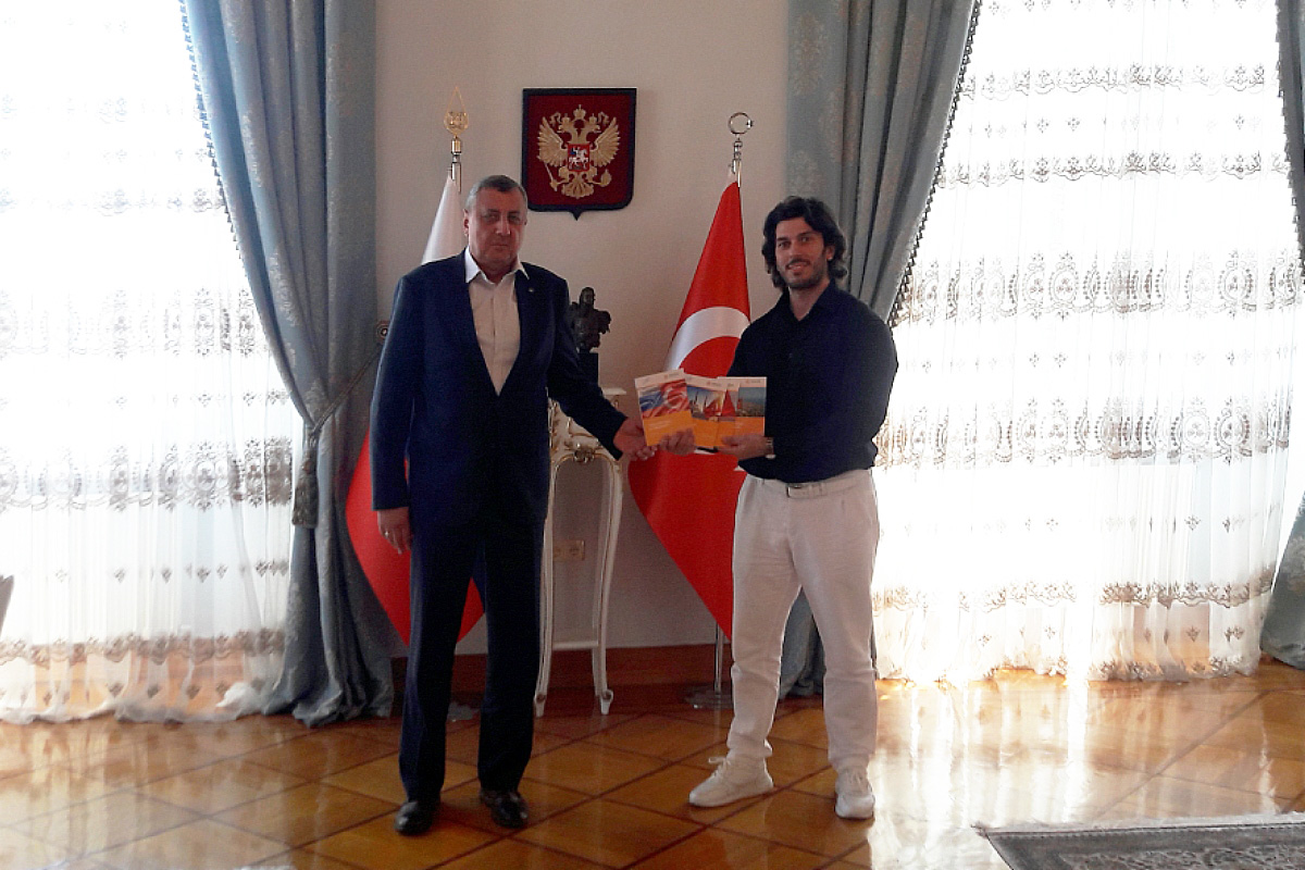 Представитель Высшей школы международных отношений встретился с Генеральным консулом РФ в Стамбуле