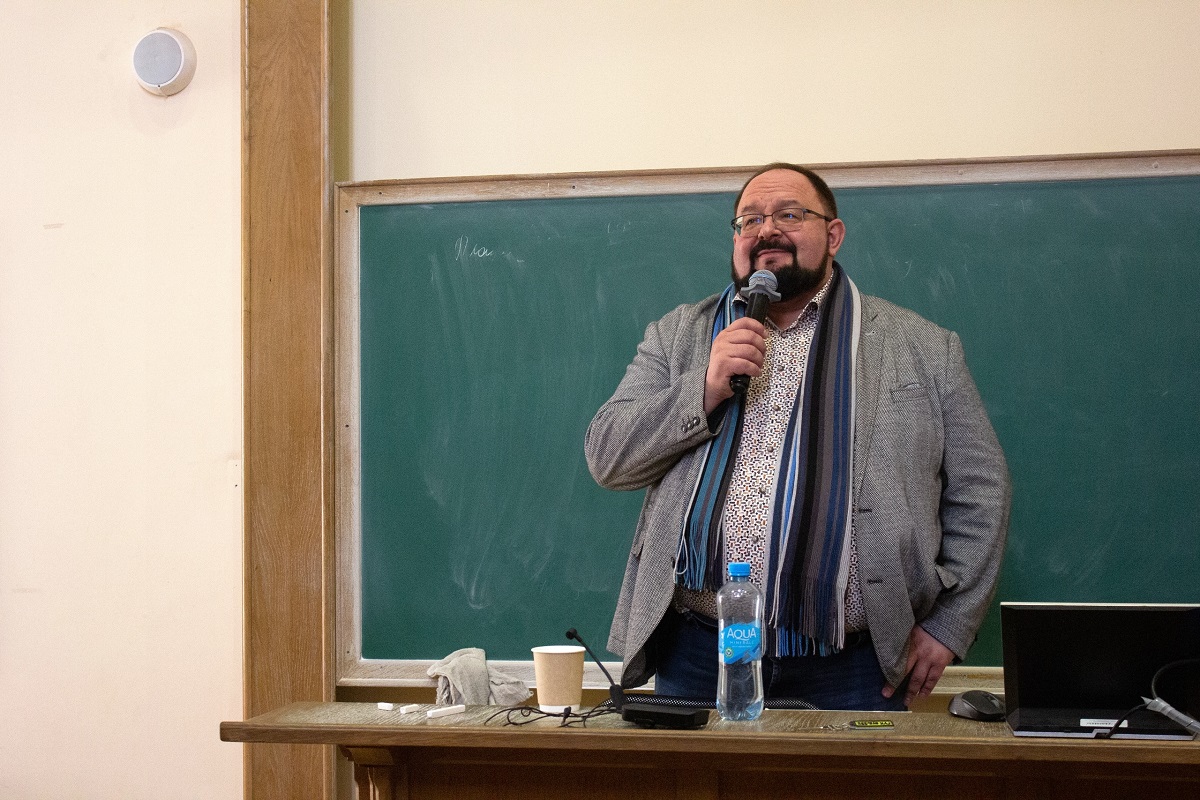 Открытая лекция «Язык родной, язык чужой» — профессор Е. В. Казарцев в СПбПУ