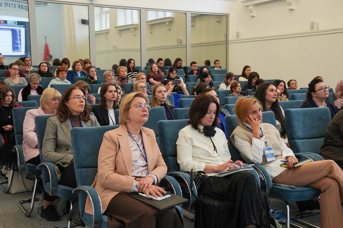 Живая речь и искусственный интеллект: студенты ВШЛиП на конференции в Беларуси