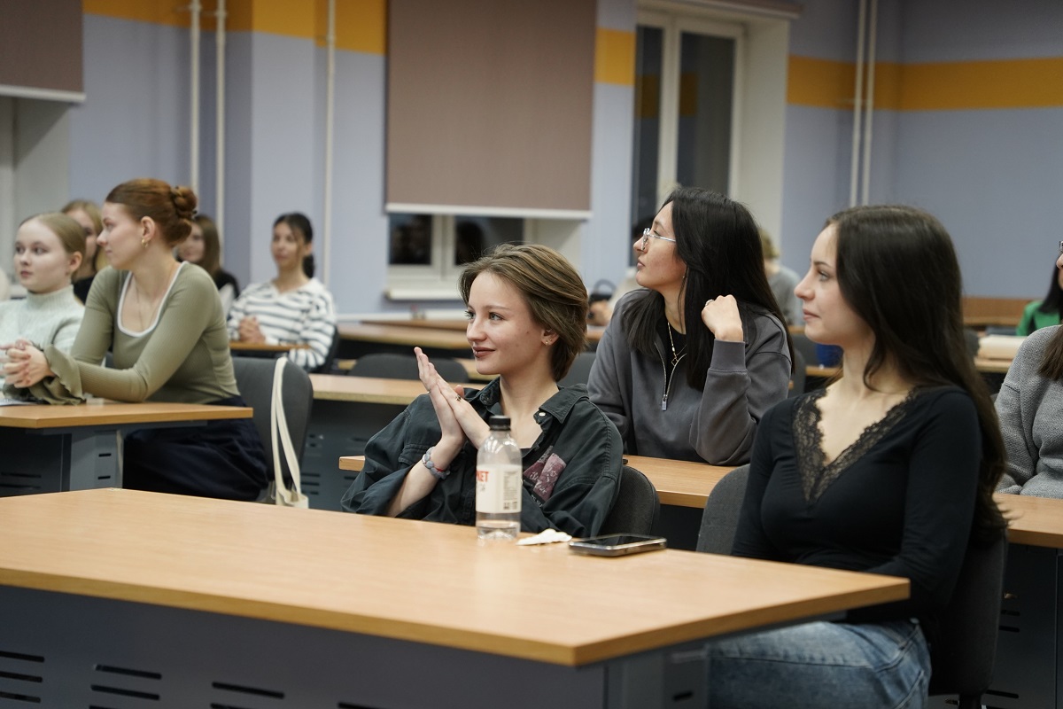 Новая встреча клуба выпускников Гуманитарного института со студентами