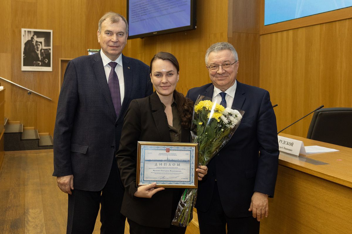 Триумф старшего преподавателя ВШМО: в Политехе наградили лауреатов премии Правительства Санкт‑Петербурга