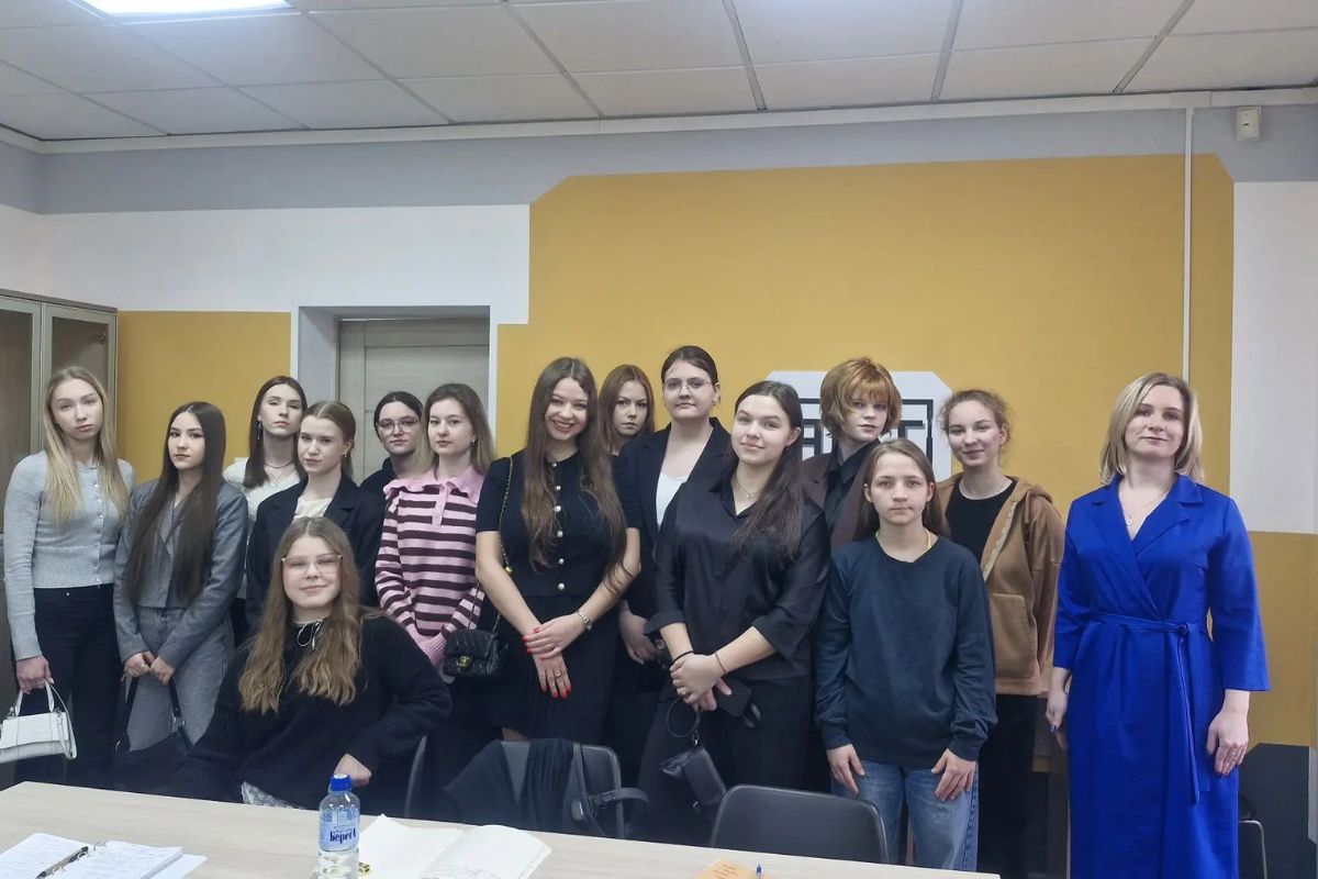 Студенты-психологи провели профориентационный тренинг для старшеклассников гимназии № 271